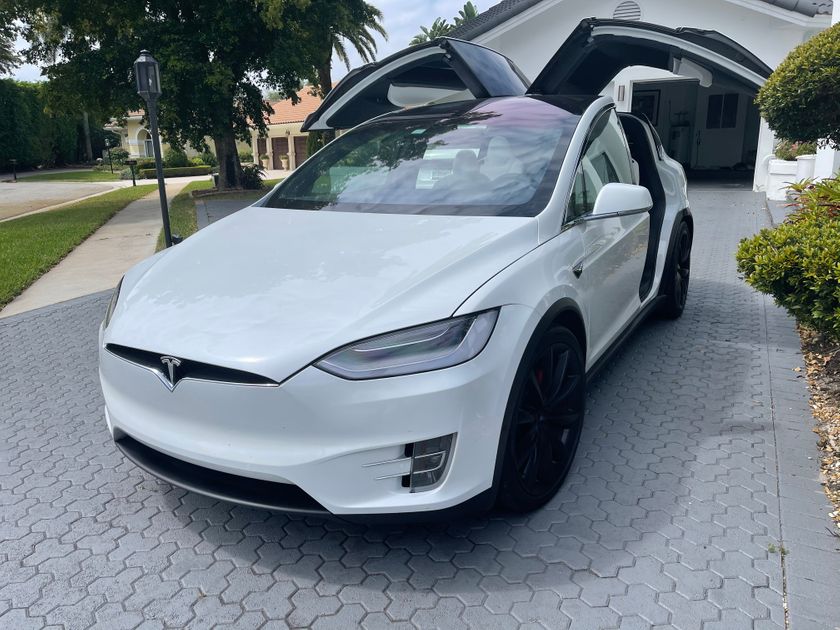 Tesla Model X Performance Suv Lease For 1 787 16 Month Leasetrader Com